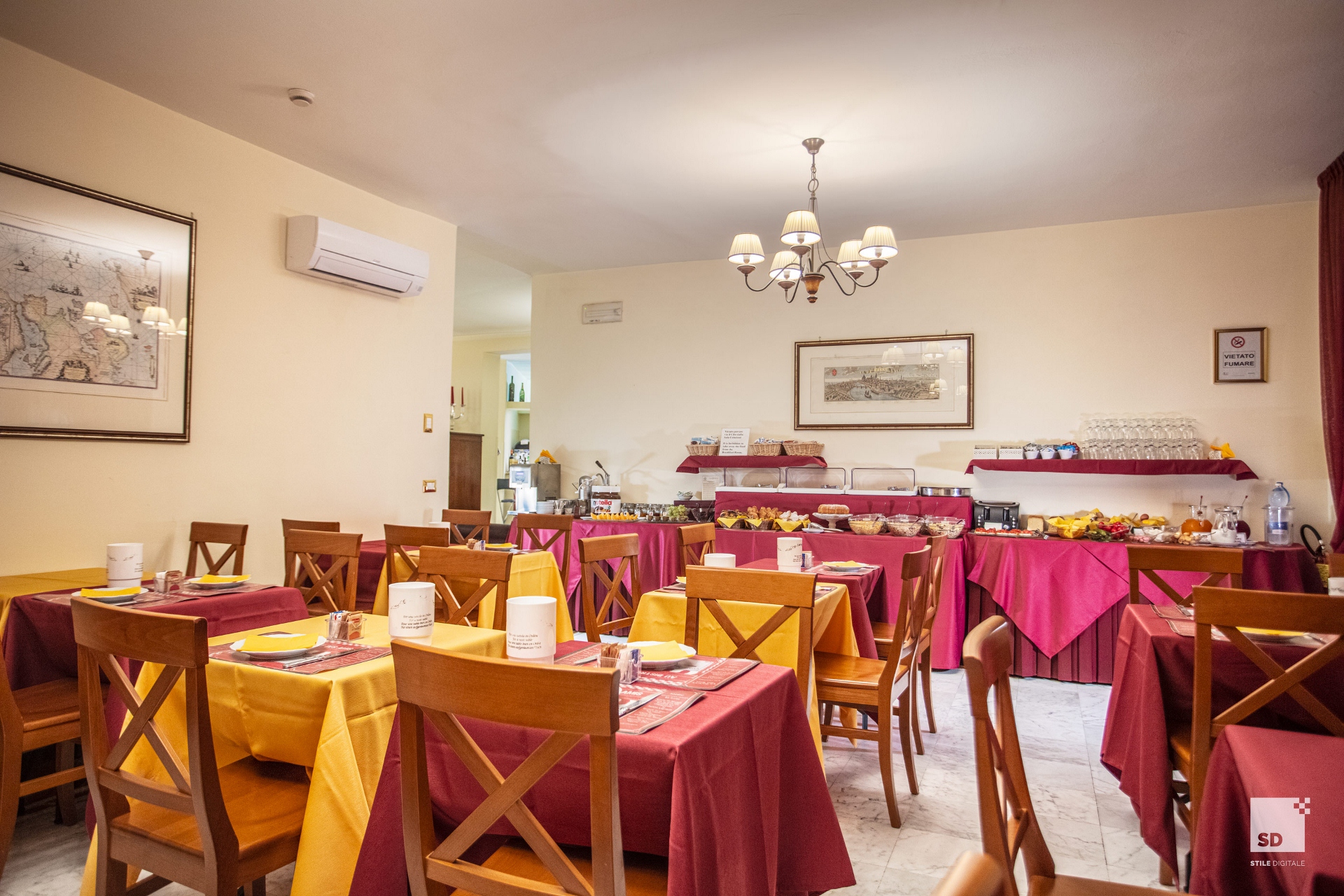 Frühstücksraum des Hotels Alessandro Della Spina in Pisa